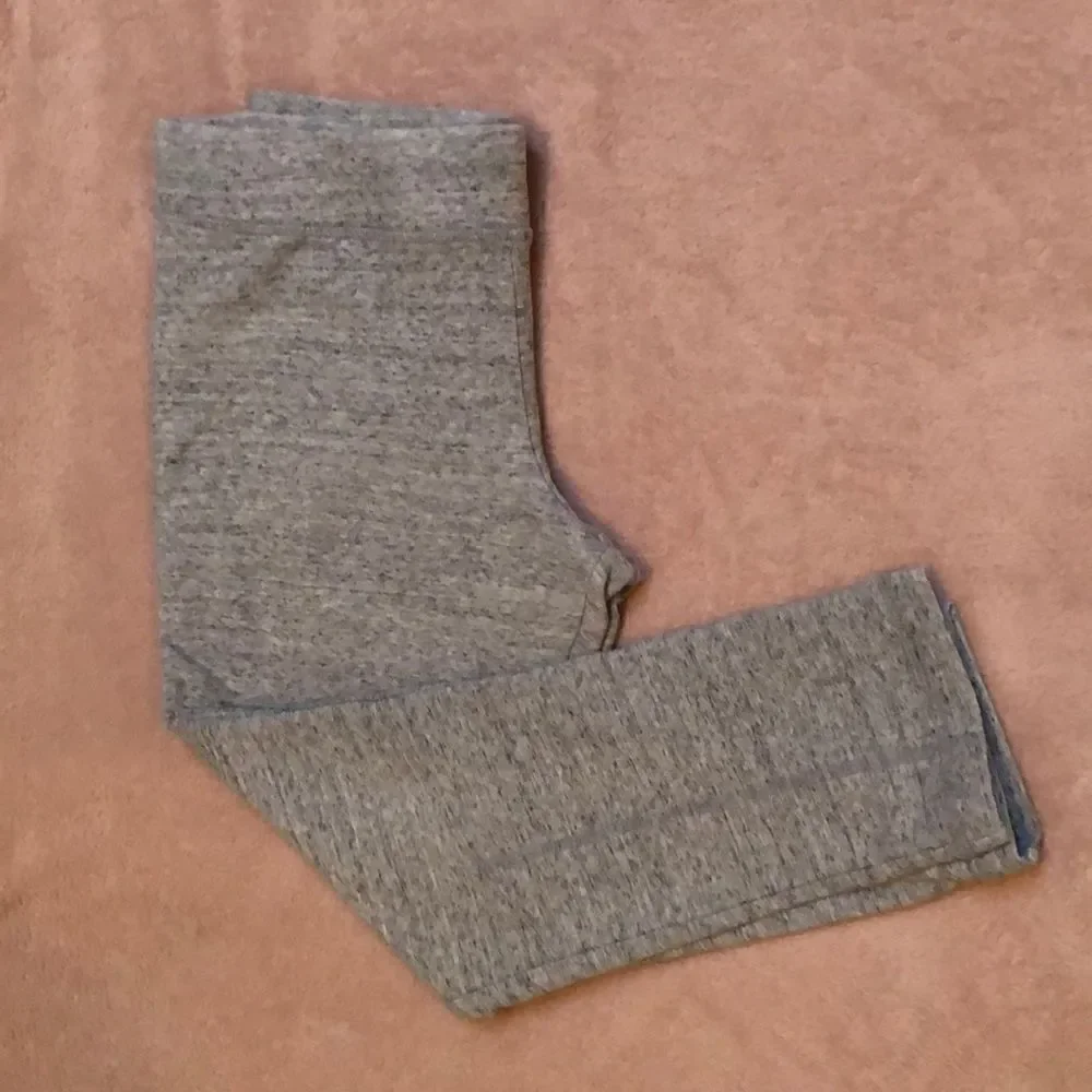 🌻3/20 Merona Capri Sweatpants. Size Large. - Picture 1 of 4